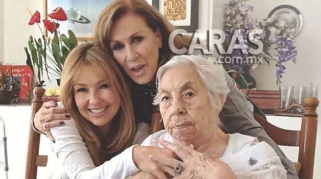 Thalía, Laura Zapata y su abuela Doña Eva