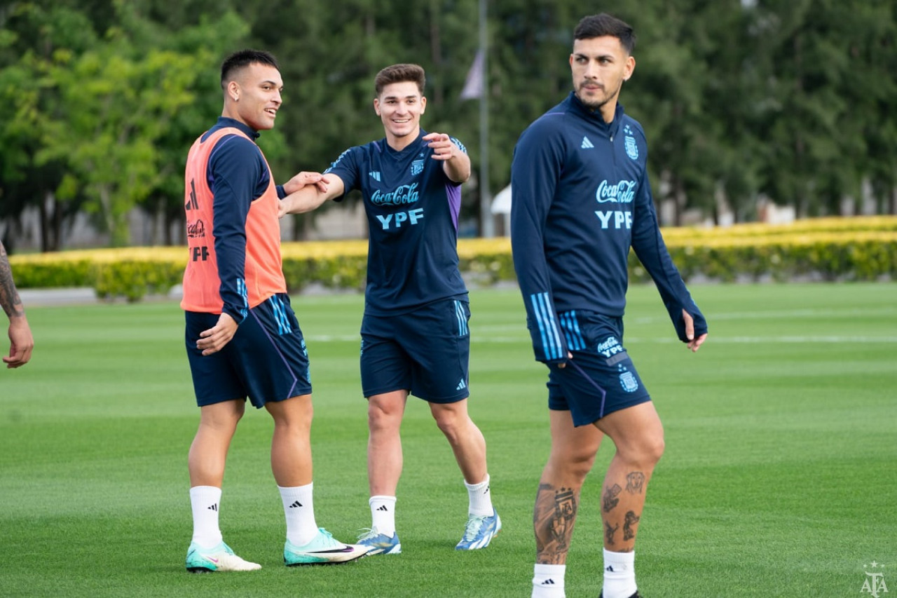 Lautaro Martínez podría reemplazar a Julián Álvarez. Foto: X @Argentina.