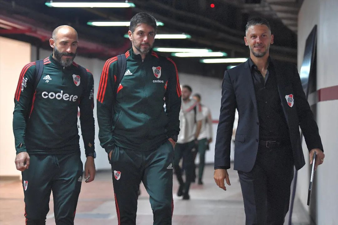 El cuerpo técnico de River. Foto: NA