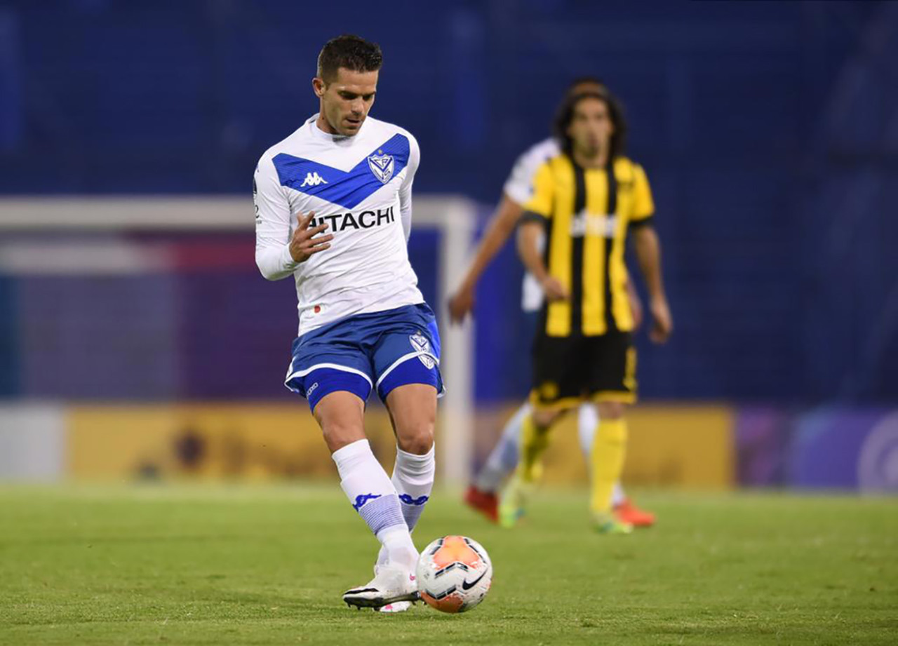 Fernando Gago en su etapa como jugador de Vélez. Foto: NA.