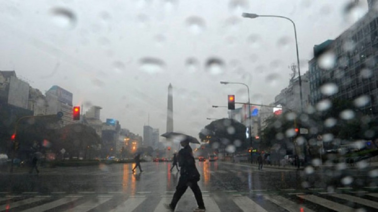 Lluvia en Buenos Aires. Foto: NA.